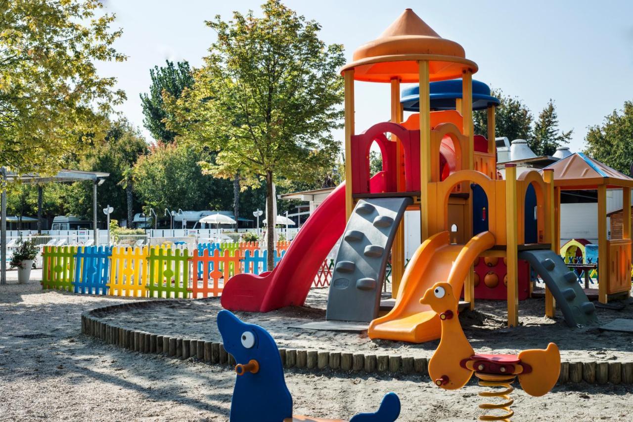 Happy Camp Mobile Homes In Butterfly Camping Village Peschiera del Garda Ngoại thất bức ảnh